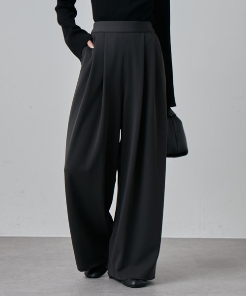 Lui's(ルイス)の「ポンチ2タックワイドパンツ 26aw(スラックス・レディース・ブラック/オフホワイト/チャコールグレー・36/38)」の3枚目の写真