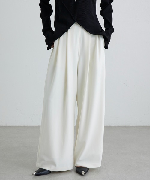 Lui's(ルイス)の「ポンチ2タックワイドパンツ 26aw(スラックス・レディース・ブラック/オフホワイト/チャコールグレー・36/38)」の4枚目の写真