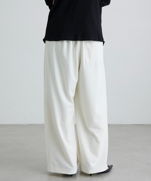 Lui's(ルイス)の「ポンチ2タックワイドパンツ 26aw(スラックス・レディース・ブラック/オフホワイト/チャコールグレー・36/38)」の7枚目の写真