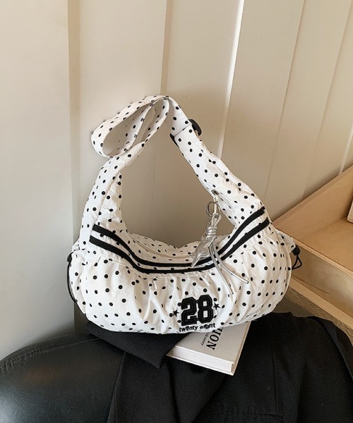 Ritzy（リッツィー）の「ドット柄半月型ショルダーバッグ（飾り物無し）（ショルダーバッグ・レディース・レッド/ホワイト/ブラック・FREE）」の18枚目の写真