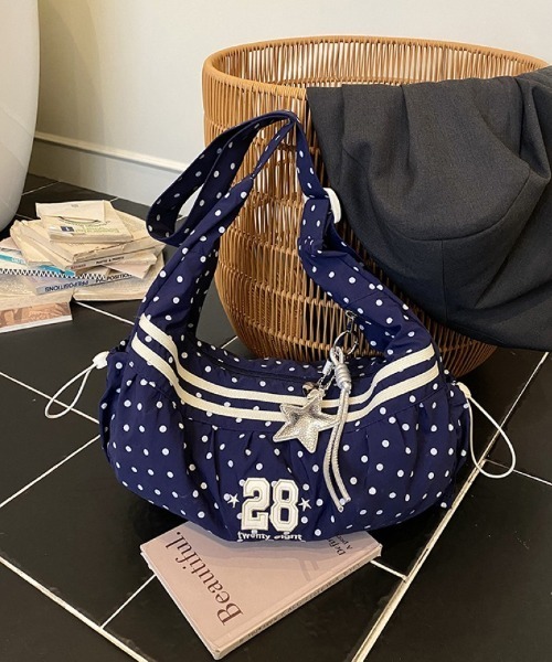 Ritzy（リッツィー）の「ドット柄半月型ショルダーバッグ（飾り物無し）（ショルダーバッグ・レディース・レッド/ホワイト/ブラック・FREE）」の15枚目の写真
