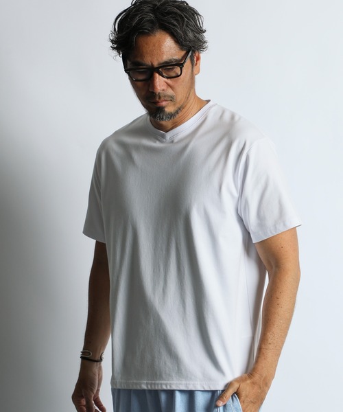 The DUFFER of ST.GEORGE(ザダファーオブセントジョージ)の「COOLMAX 2LAYERS V-NECK TEE:2層構造 吸水速乾クールマックス レギュラーフィット VネックTシャツ(Tシャツ/カットソー・メンズ・ブルーグレー/ブラック/ホワイト・X-LARGE/LARGE/MEDIUM/SMALL)」の4枚目の写真