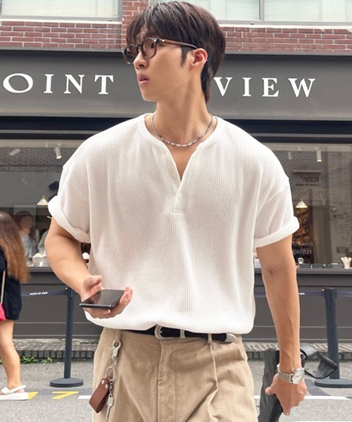 NOWLE(ノウル)の「【NOWLE】凹凸ワッフル サーマル ヘンリーネック 半袖 Tシャツ/ アーバンリラックス ショートスリーブ トップス(Tシャツ/カットソー・メンズ・ブラック/ホワイト/ダークブラウン/グレー/ネイビー・LARGE/X-LARGE/MEDIUM/SMALL)」の1枚目の写真