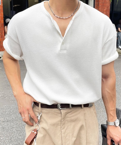 NOWLE(ノウル)の「【NOWLE】凹凸ワッフル サーマル ヘンリーネック 半袖 Tシャツ/ アーバンリラックス ショートスリーブ トップス(Tシャツ/カットソー・メンズ・ブラック/ホワイト/ダークブラウン/グレー/ネイビー・LARGE/X-LARGE/MEDIUM/SMALL)」の7枚目の写真