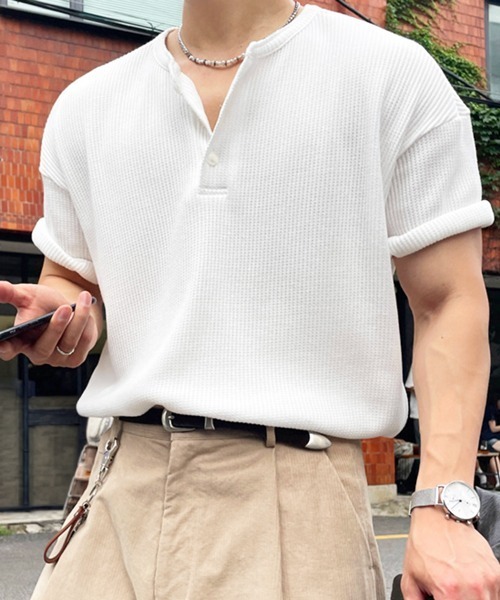 NOWLE(ノウル)の「【NOWLE】凹凸ワッフル サーマル ヘンリーネック 半袖 Tシャツ/ アーバンリラックス ショートスリーブ トップス(Tシャツ/カットソー・メンズ・ブラック/ホワイト/ダークブラウン/グレー/ネイビー・LARGE/X-LARGE/MEDIUM/SMALL)」の9枚目の写真