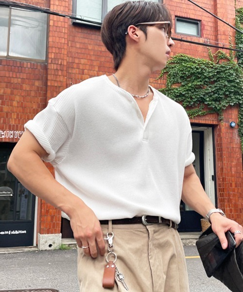 NOWLE(ノウル)の「【NOWLE】凹凸ワッフル サーマル ヘンリーネック 半袖 Tシャツ/ アーバンリラックス ショートスリーブ トップス(Tシャツ/カットソー・メンズ・ブラック/ホワイト/ダークブラウン/グレー/ネイビー・LARGE/X-LARGE/MEDIUM/SMALL)」の6枚目の写真