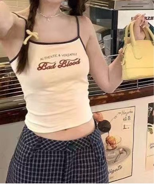 Chiina(チーナ)の「【Chiina】配色ロゴプリントコンパクトキャミソール(キャミソール・レディース・ブラック/ブルー/ホワイト・FREE)」の1枚目の写真