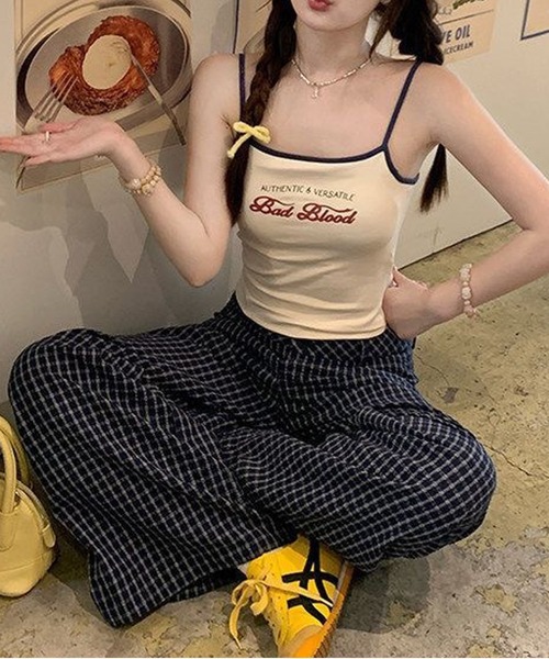Chiina(チーナ)の「【Chiina】配色ロゴプリントコンパクトキャミソール(キャミソール・レディース・ブラック/ブルー/ホワイト・FREE)」の4枚目の写真