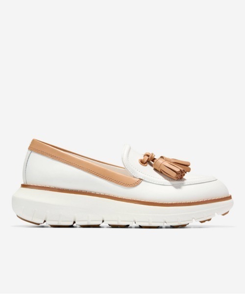 COLE HAAN(コールハーン)の「ゼログランド レクサンナ タッセル ローファー womens(モカシン/デッキシューズ・レディース・ホワイト・7.5/7/6.5/6/5.5/5/8.5/8)」の1枚目の写真