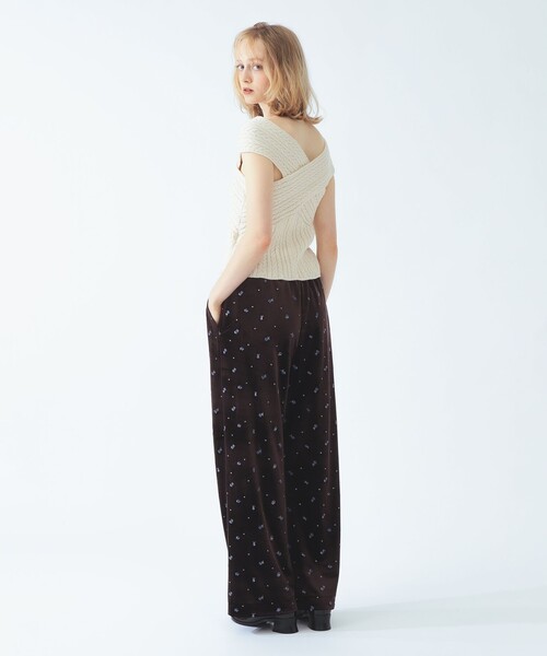 Ray BEAMS(レイビームス)の「刺繍 ベロア イージー パンツ(その他パンツ・レディース・ダークブラウン/ブラック・0/1)」の9枚目の写真