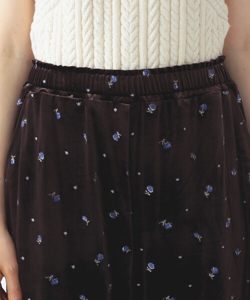 Ray BEAMS(レイビームス)の「刺繍 ベロア イージー パンツ(その他パンツ・レディース・ダークブラウン/ブラック・0/1)」の12枚目の写真