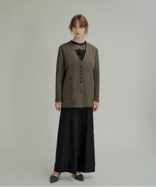 LE'RURE（リルアー）の「Wide pocket nocollar jacket（ノーカラージャケット・レディース・ベージュ/ブラウン/チャコール・SMALL/MEDIUM）」の17枚目の写真