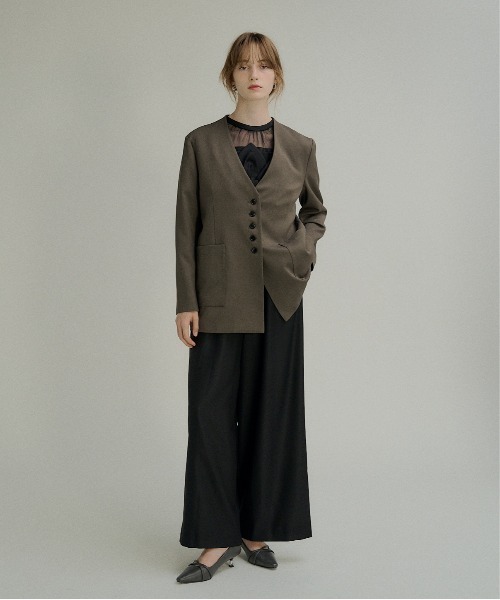 LE'RURE（リルアー）の「Wide pocket nocollar jacket（ノーカラージャケット・レディース・ベージュ/ブラウン/チャコール・SMALL/MEDIUM）」の18枚目の写真