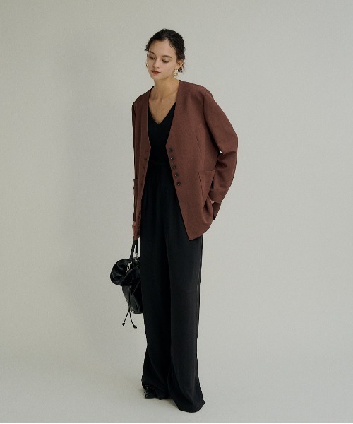 LE'RURE（リルアー）の「Wide pocket nocollar jacket（ノーカラージャケット・レディース・ベージュ/ブラウン/チャコール・SMALL/MEDIUM）」の13枚目の写真