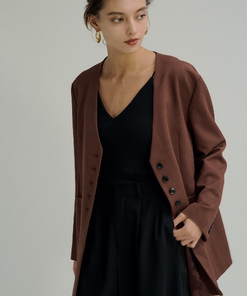 LE'RURE（リルアー）の「Wide pocket nocollar jacket（ノーカラージャケット・レディース・ベージュ/ブラウン/チャコール・SMALL/MEDIUM）」の15枚目の写真