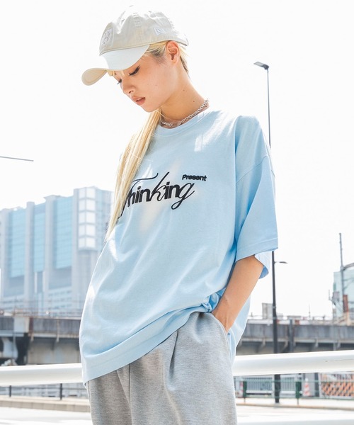 WEGO(ウィゴー)の「WEGO/接触冷感3D刺繍Tシャツ(Tシャツ/カットソー・メンズ・ホワイト/サックスブルー・MEDIUM/LARGE)」の2枚目の写真
