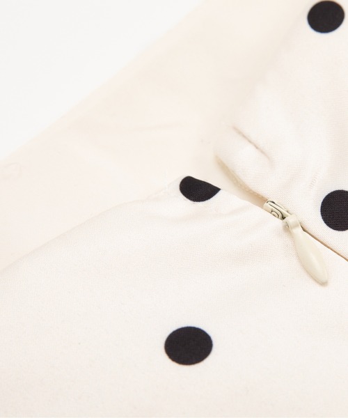 LA POMME petit(ラポミ・プチ)の「Polka Dot Satin Midi Slip Dress/ポルカドット柄サテンミディスリップドレス(ワンピース・レディース・アイボリー・FREE)」の6枚目の写真
