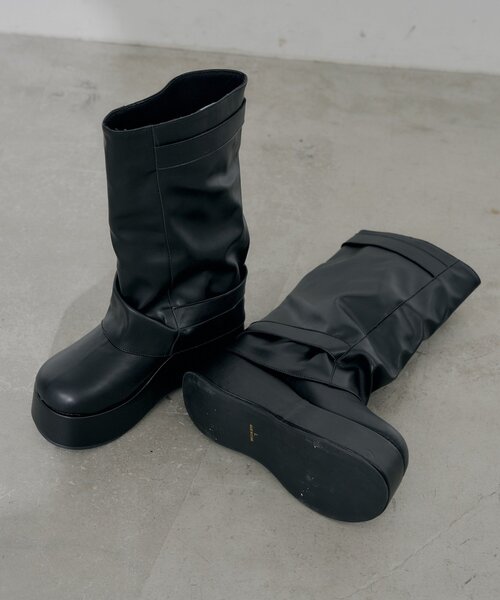 Chico(チコ)の「厚底ベルトカバーブーツ(ブーツ・レディース・ブラウン/ブラック/ベージュ・SMALL/LARGE/MEDIUM)」の18枚目の写真