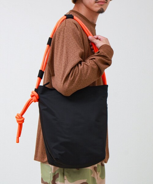 SML(エスエムエル)の「【SML/エスエムエル】CODE BUCKET BAG ショルダーバッグ 撥水(ショルダーバッグ・メンズ・ブラック・FREE)」の7枚目の写真