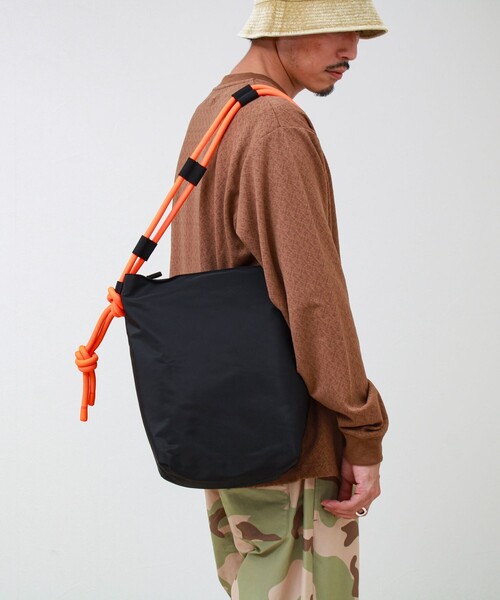 SML(エスエムエル)の「【SML/エスエムエル】CODE BUCKET BAG ショルダーバッグ 撥水(ショルダーバッグ・メンズ・ブラック・FREE)」の8枚目の写真