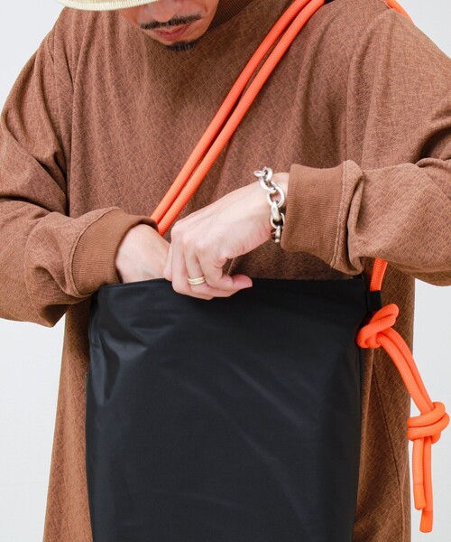 SML(エスエムエル)の「【SML/エスエムエル】CODE BUCKET BAG ショルダーバッグ 撥水(ショルダーバッグ・メンズ・ブラック・FREE)」の9枚目の写真