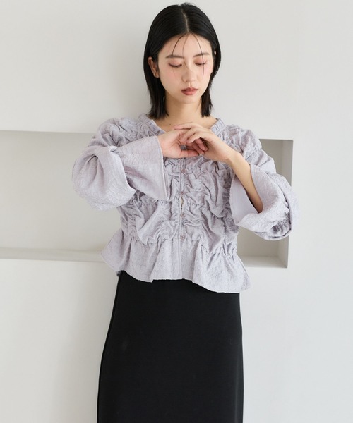 mysty woman（ミスティウーマン）の「2WAYシャーリングブラウス　1072815（シャツ/ブラウス・レディース・ブラック/ライトグレー/アイボリー・FREE）」の12枚目の写真
