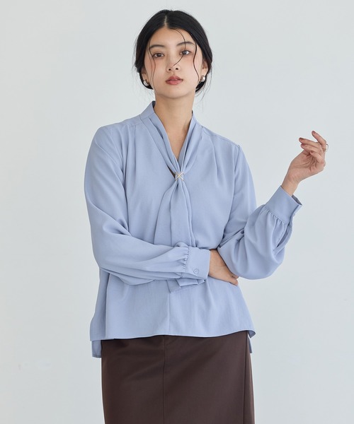 YECCA VECCA(イェッカヴェッカ)の「スカーフリング付きボウタイブラウス(シャツ/ブラウス・レディース・ブルー系その他7/マルチ/ネイビー/アイボリー・FREE)」の3枚目の写真