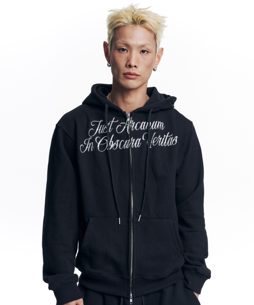 EASY NO EASY(イージーノーイージー)の「レタリング刺繍フードジップアップ - ブラック(パーカー・レディース・その他・2)」の2枚目の写真