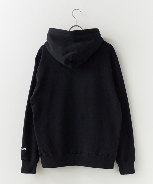 FACETASM(ファセッタズム)の「FACETASM/ファセッタズム × NEW ERA/ニューエラ LOGO Hoodie コラボロゴ カンガルーポケット プルオーバーパーカー 2026年 夏 夏服(パーカー・メンズ・ブラック・M/L)」の2枚目の写真