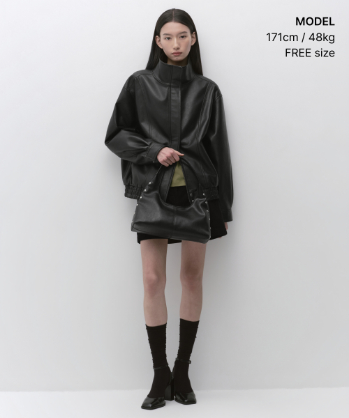 MUSINSA STANDARD WOMAN（ムシンサスタンダードウーマン）の「ウィメンズスタッズアングラーホーボバッグ[ブラック]（ショルダーバッグ・レディース・その他・F）」の2枚目の写真