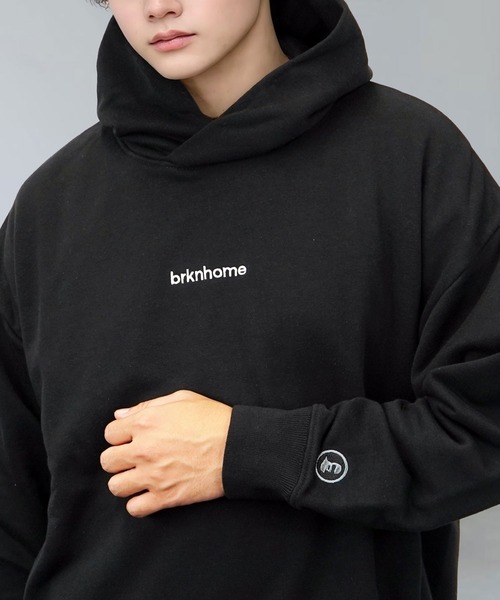 L'atelier(ラトリエ)の「【brknhome】バックプリント グラフィック パーカー ヘビーウェイト 刺繍 ロゴ ポケット(パーカー・メンズ・ブラック・L/M)」の4枚目の写真