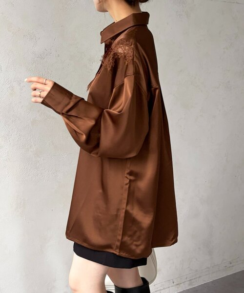 Thevon(ゼボン)の「レース切替サテンシャツ(シャツ/ブラウス・レディース・ボルドー/ブラック/アイボリー/ブラウン・FREE)」の14枚目の写真