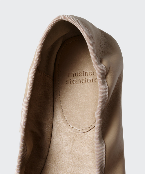 MUSINSA STANDARD WOMAN（ムシンサスタンダードウーマン）の「ウィメンズシャーリングバレリーナフラットシューズ[ベージュ]（バレエシューズ・レディース・その他・23cm/23.5cm/24cm/24.5cm/25cm）」の4枚目の写真