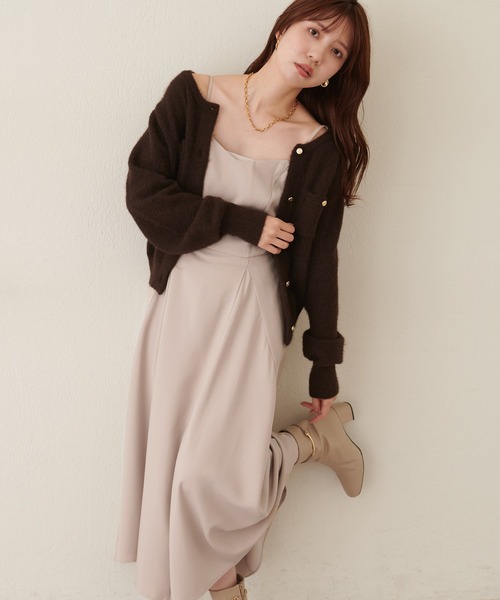 natural couture(ナチュラルクチュール)の「三角マチラッフルキャミワンピース(ワンピース・レディース・ブラック/モカ/ドット/ベージュ・FREE)」の1枚目の写真