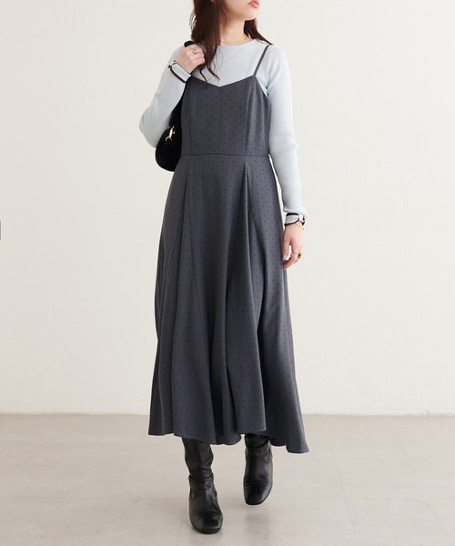 natural couture(ナチュラルクチュール)の「三角マチラッフルキャミワンピース(ワンピース・レディース・ブラック/モカ/ドット/ベージュ・FREE)」の4枚目の写真