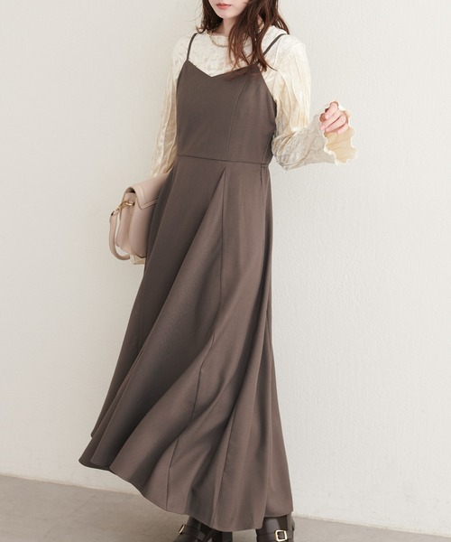 natural couture(ナチュラルクチュール)の「三角マチラッフルキャミワンピース(ワンピース・レディース・ブラック/モカ/ドット/ベージュ・FREE)」の3枚目の写真