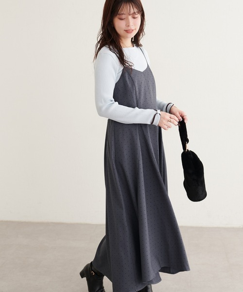 natural couture(ナチュラルクチュール)の「三角マチラッフルキャミワンピース(ワンピース・レディース・ブラック/モカ/ドット/ベージュ・FREE)」の9枚目の写真