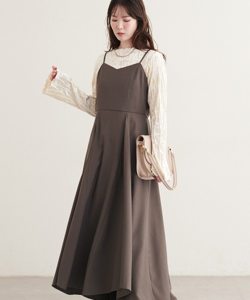 natural couture(ナチュラルクチュール)の「三角マチラッフルキャミワンピース(ワンピース・レディース・ブラック/モカ/ドット/ベージュ・FREE)」の18枚目の写真