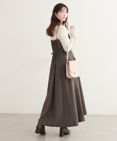 natural couture(ナチュラルクチュール)の「三角マチラッフルキャミワンピース(ワンピース・レディース・ブラック/モカ/ドット/ベージュ・FREE)」の15枚目の写真