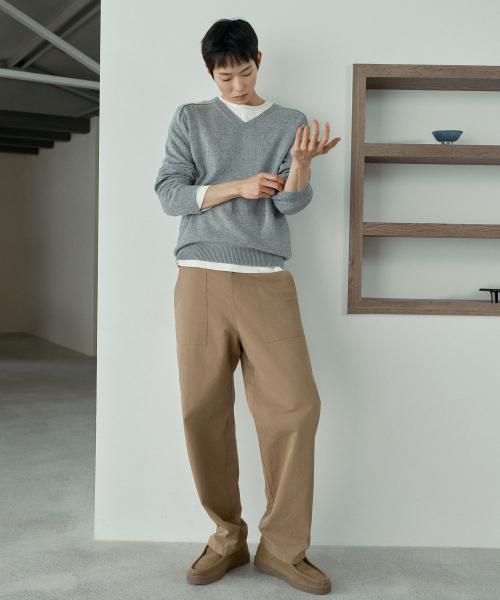 MINDBRIDGE（マインドブリッジ）の「[COUTURE] ウール混紡 Vネック セミオーバーサイズ ニット - 2color（ニット/セーター・メンズ・ライトグレー/ブルー・100/105/110/95）」の5枚目の写真