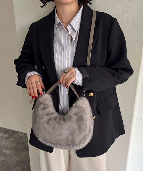 fredy emue（フレディエミュ）の「ファーラウンド2WAＹバッグ（ショルダーバッグ・レディース・ブラウン系その他/グレー・FREE）」の9枚目の写真