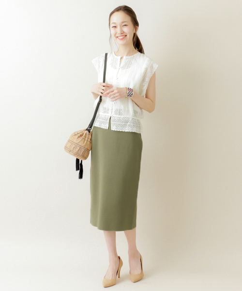 URBAN RESEARCH（アーバンリサーチ）の「UR  ミラノリブタイトスカート	（スカート・レディース・オフホワイト/ブラック/カーキ・FREE）」の6枚目の写真