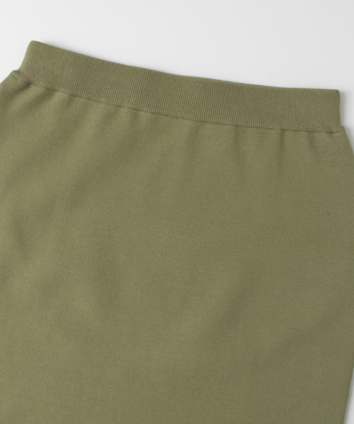 URBAN RESEARCH（アーバンリサーチ）の「UR  ミラノリブタイトスカート	（スカート・レディース・オフホワイト/ブラック/カーキ・FREE）」の12枚目の写真