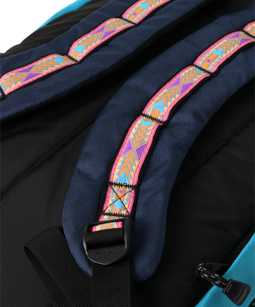 ALDIES(アールディーズ)の「Getcha Ruck ロールトップ バックパック(バックパック/リュック・メンズ・グリーン/ブラック/ライトブルー/パープル・FREE)」の5枚目の写真