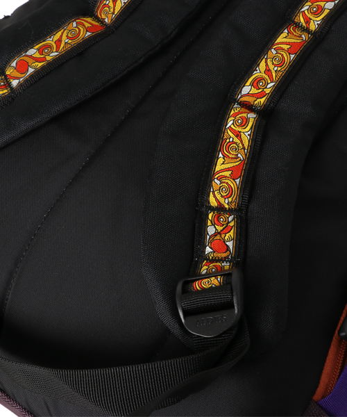 ALDIES(アールディーズ)の「Getcha Ruck ロールトップ バックパック(バックパック/リュック・メンズ・グリーン/ブラック/ライトブルー/パープル・FREE)」の6枚目の写真