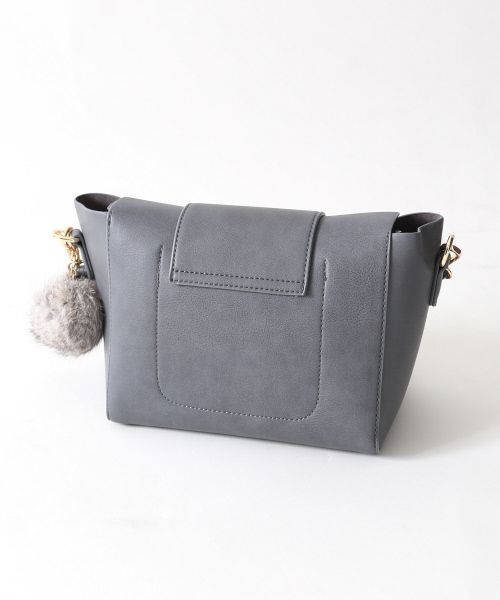 interstaple（インターステイプル）の「【WEB限定】ファー付きインバッグミニショルダー（ショルダーバッグ・レディース・ベージュ/ブラック/グレー・FREE）」の12枚目の写真