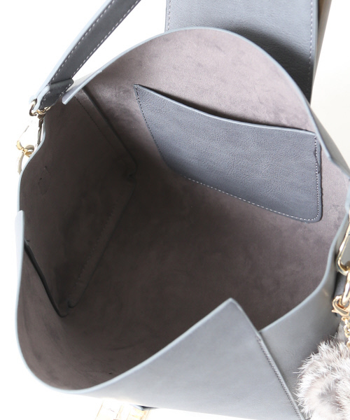 interstaple（インターステイプル）の「【WEB限定】ファー付きインバッグミニショルダー（ショルダーバッグ・レディース・ベージュ/ブラック/グレー・FREE）」の13枚目の写真