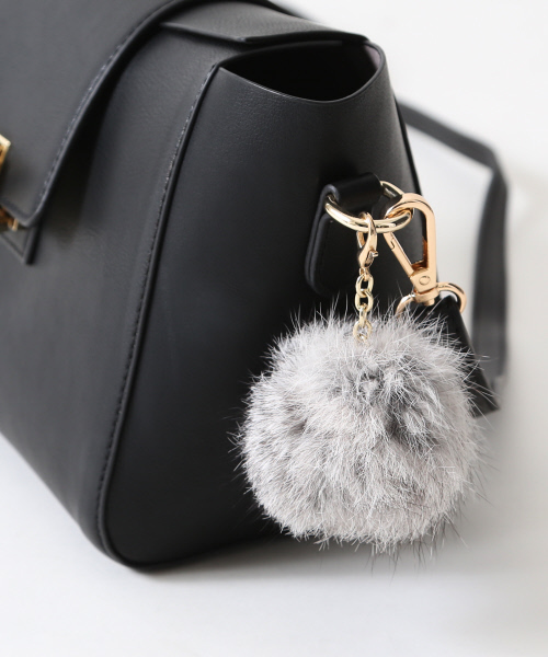 interstaple（インターステイプル）の「【WEB限定】ファー付きインバッグミニショルダー（ショルダーバッグ・レディース・ベージュ/ブラック/グレー・FREE）」の15枚目の写真