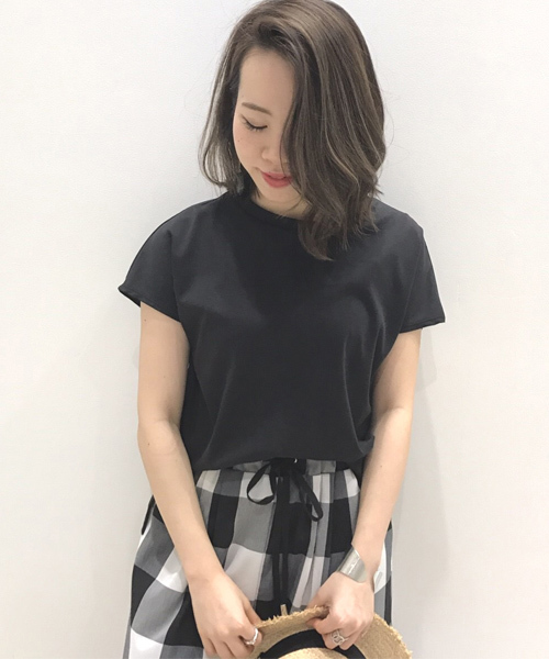 CAPRICIEUX LE'MAGE(カプリシューレマージュ)の「〈Su magazine掲載〉シルケットスムースフレンチTシャツ(Tシャツ/カットソー・レディース・ブラック/グレー/ホワイト・FREE)」の1枚目の写真