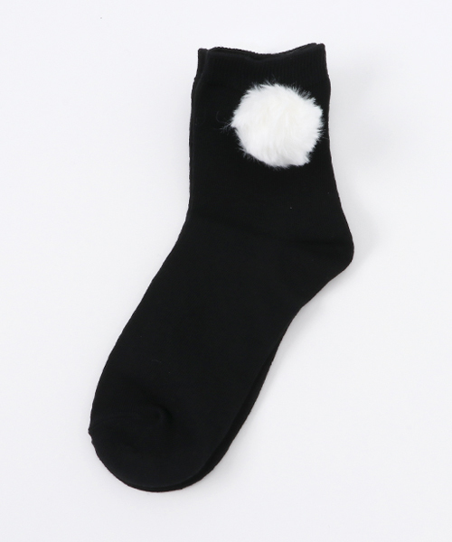 WEGO（ウィゴー）の「WEGO/ポンポンソックス（ソックス/靴下・レディース・ホワイト/ライトパープル/ライトピンク/ブラック・FREE）」の2枚目の写真